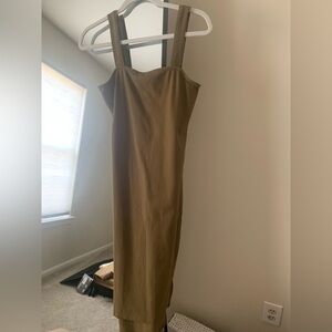 The Drop Green Ribbed Midi Dress